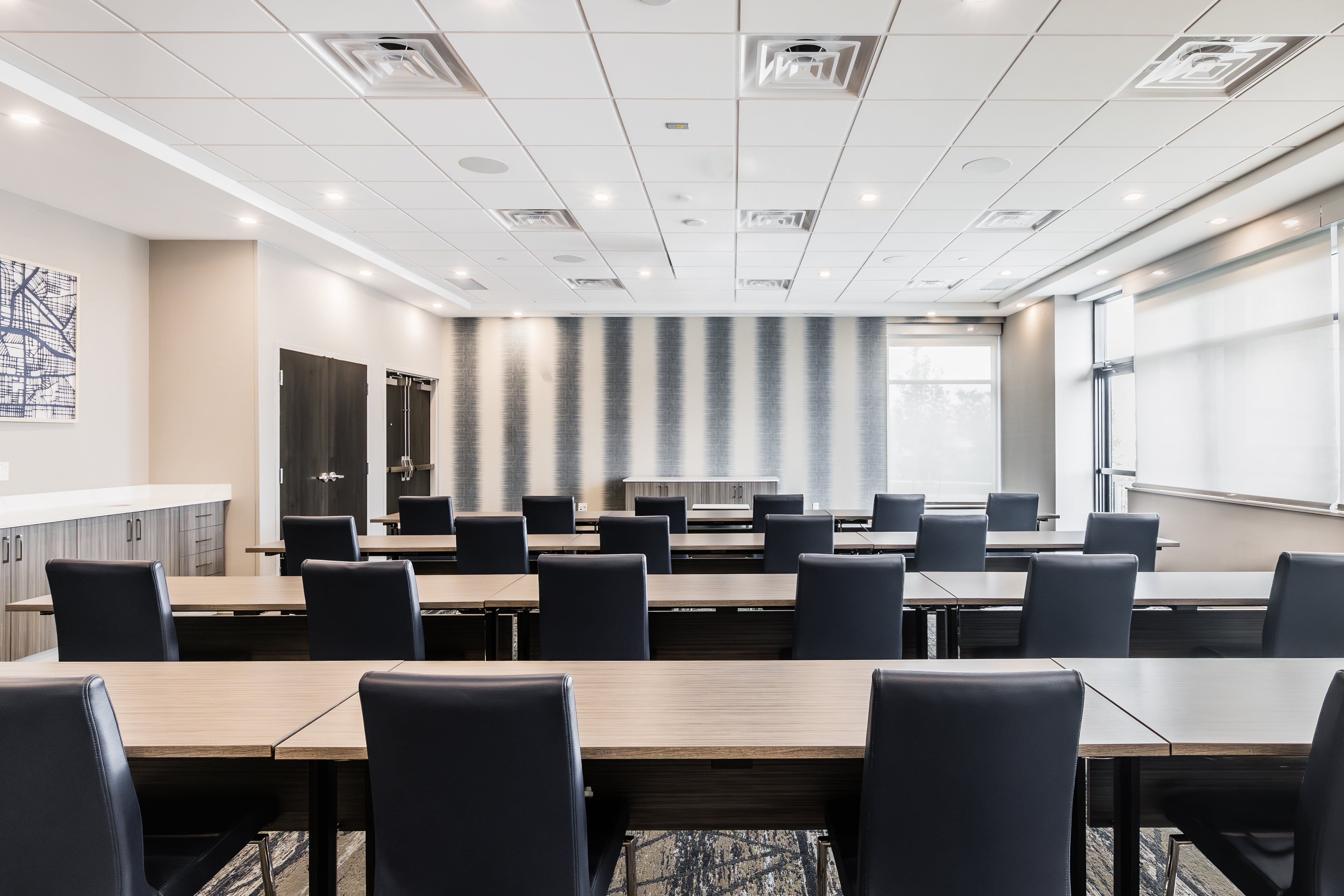 holiday inn express and suites toronto airport sou