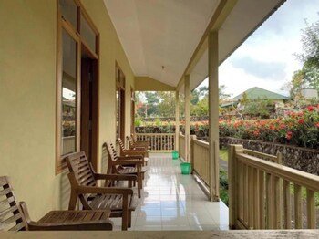lembah rinjani villa and resto