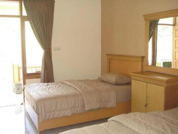 lembah rinjani villa and resto