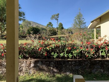 lembah rinjani villa and resto