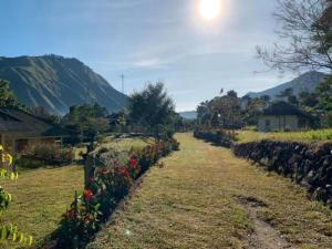 lembah rinjani villa and resto
