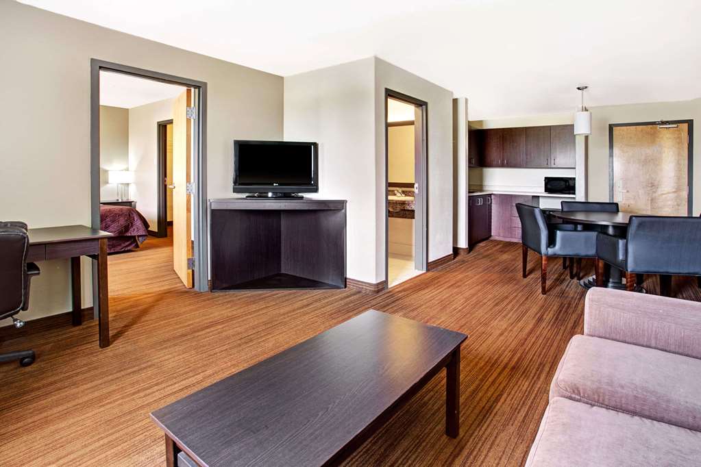 super 8 by wyndham lachenaie terrebonne