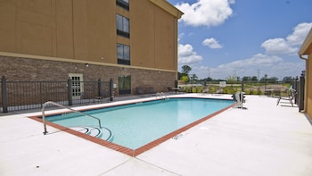 holiday inn express hotel and suites jackson pearl