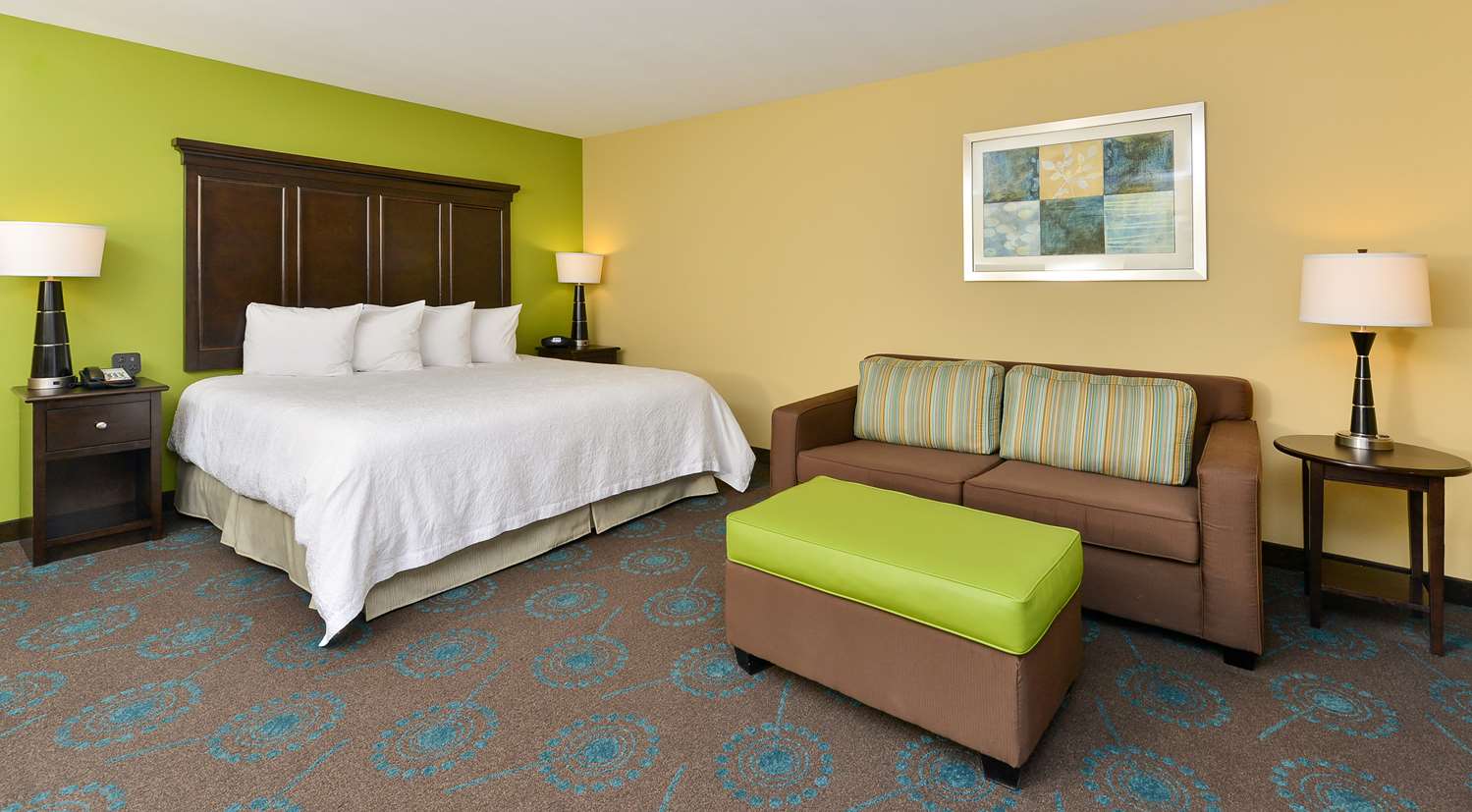 hampton inn iowa city university area