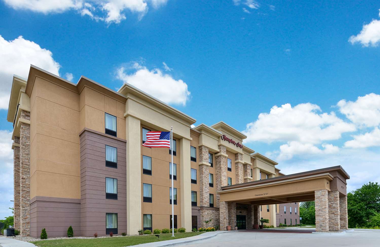 hampton inn iowa city university area