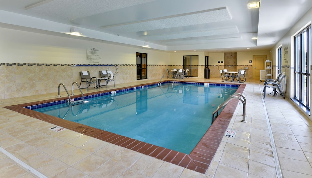 hampton inn iowa city university area