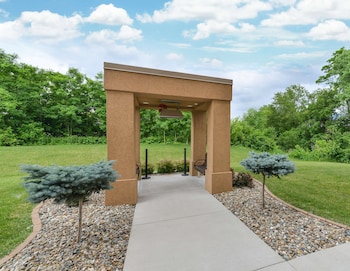 hampton inn iowa city university area