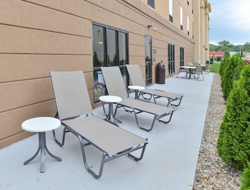 hampton inn iowa city university area