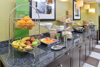 hampton inn iowa city university area