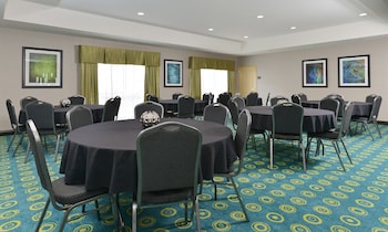 hampton inn iowa city university area