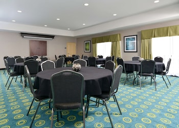 hampton inn iowa city university area