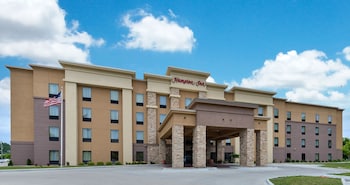 hampton inn iowa city university area