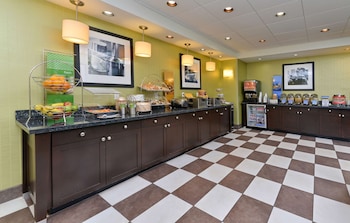 hampton inn iowa city university area