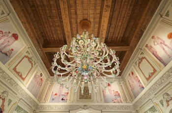 byblos art hotel villa amista