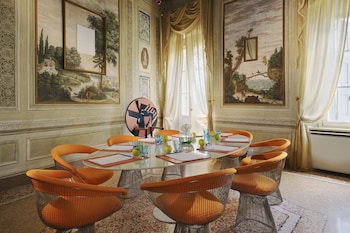 byblos art hotel villa amista