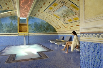 byblos art hotel villa amista