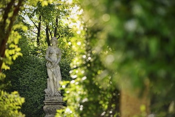 byblos art hotel villa amista