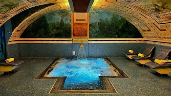 byblos art hotel villa amista