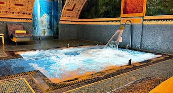 byblos art hotel villa amista