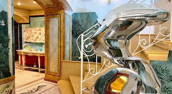 byblos art hotel villa amista