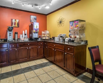 econo lodge defuniak springs i 10