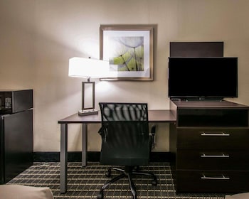 econo lodge defuniak springs i 10