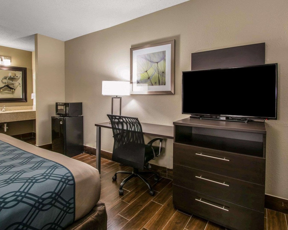 econo lodge defuniak springs i 10