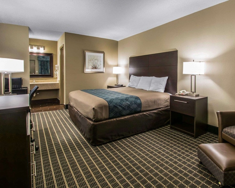 econo lodge defuniak springs i 10