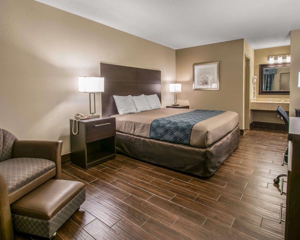 econo lodge defuniak springs i 10