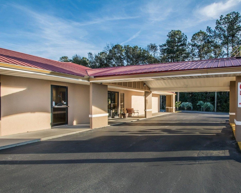econo lodge defuniak springs i 10