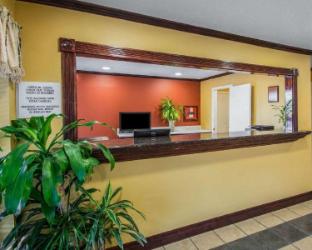 econo lodge defuniak springs i 10