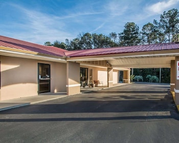 econo lodge defuniak springs i 10
