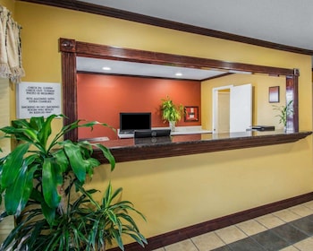 Econo Lodge Defuniak Springs I-10,Walton County>>De Funiak Springs,2 star