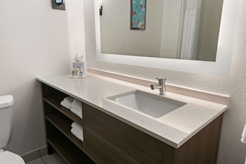 comfort suites granbury