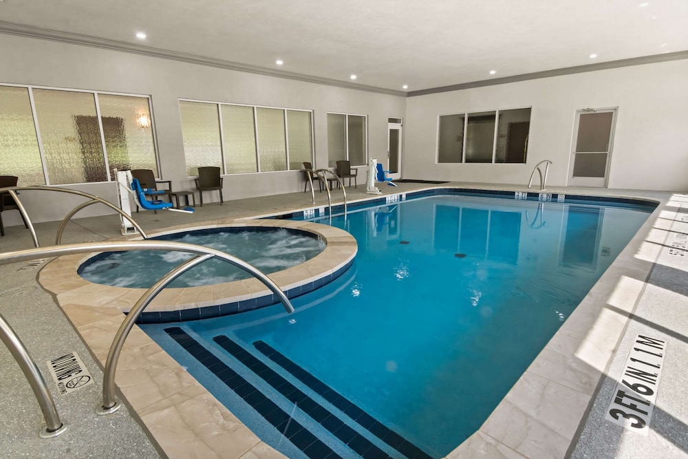 comfort suites granbury