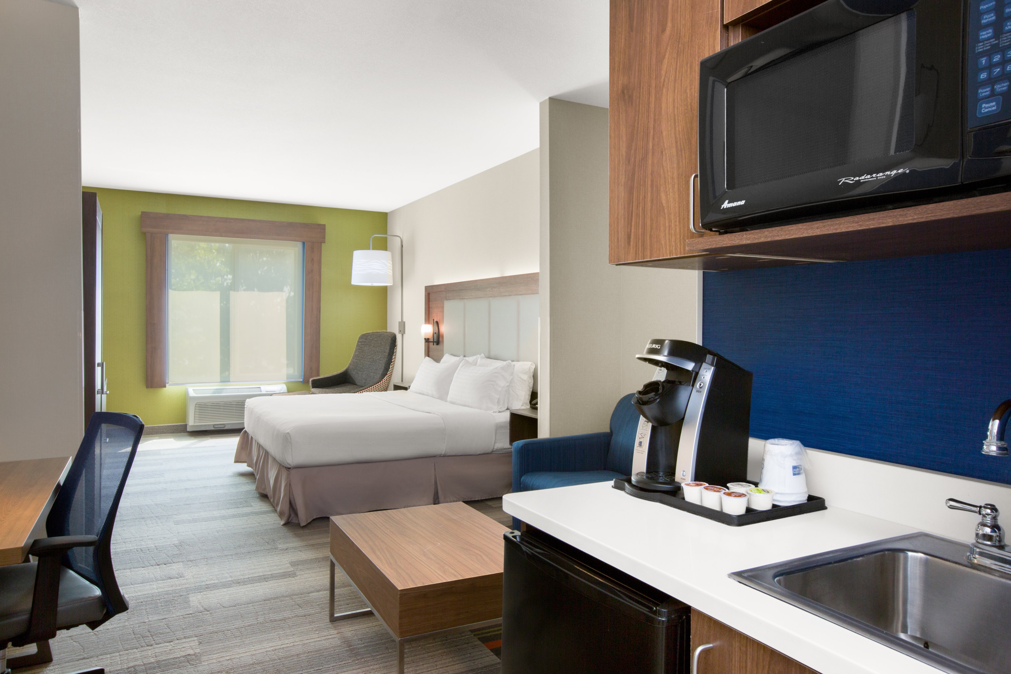 holiday inn express and suites ontario by ihg