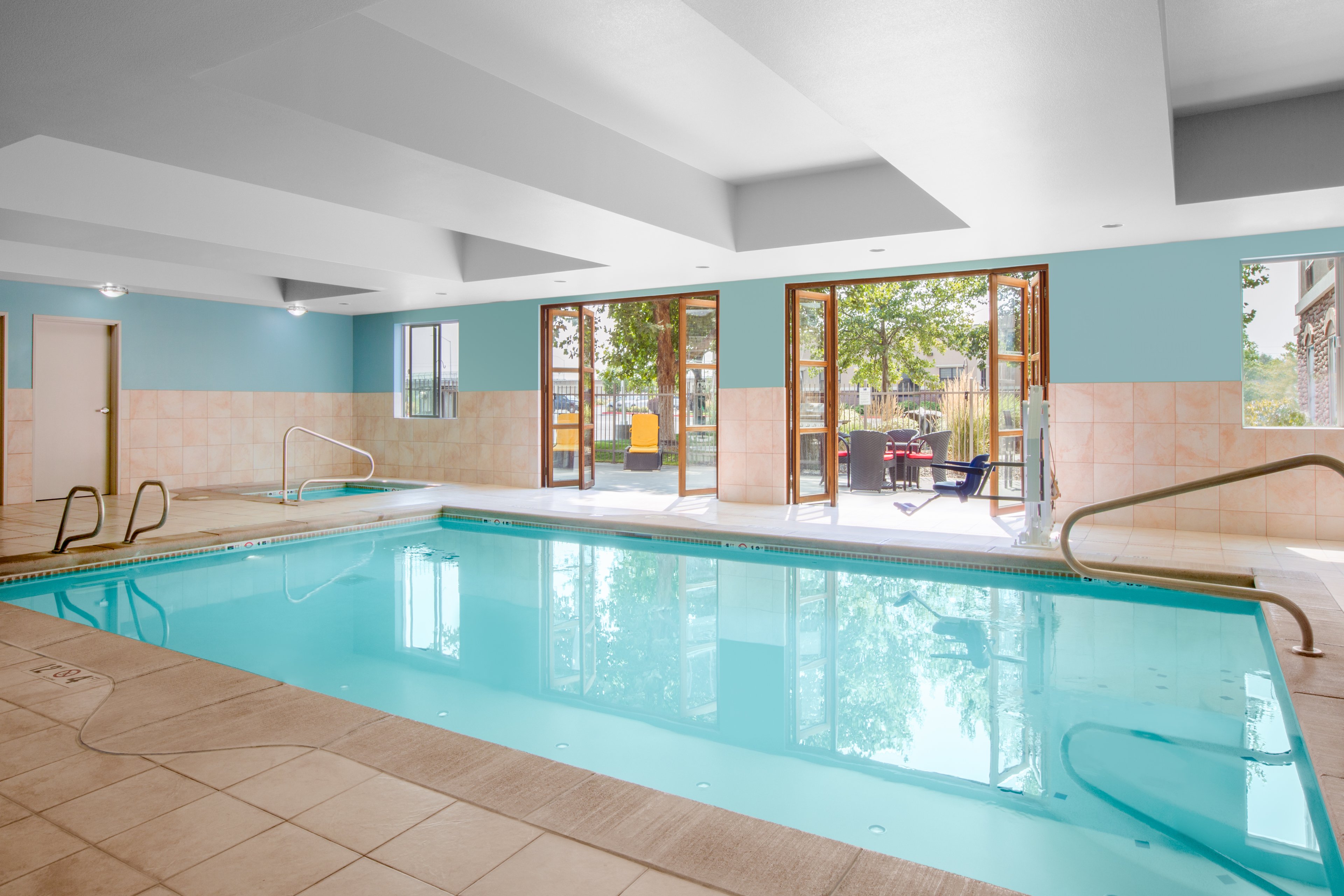 holiday inn express and suites ontario by ihg