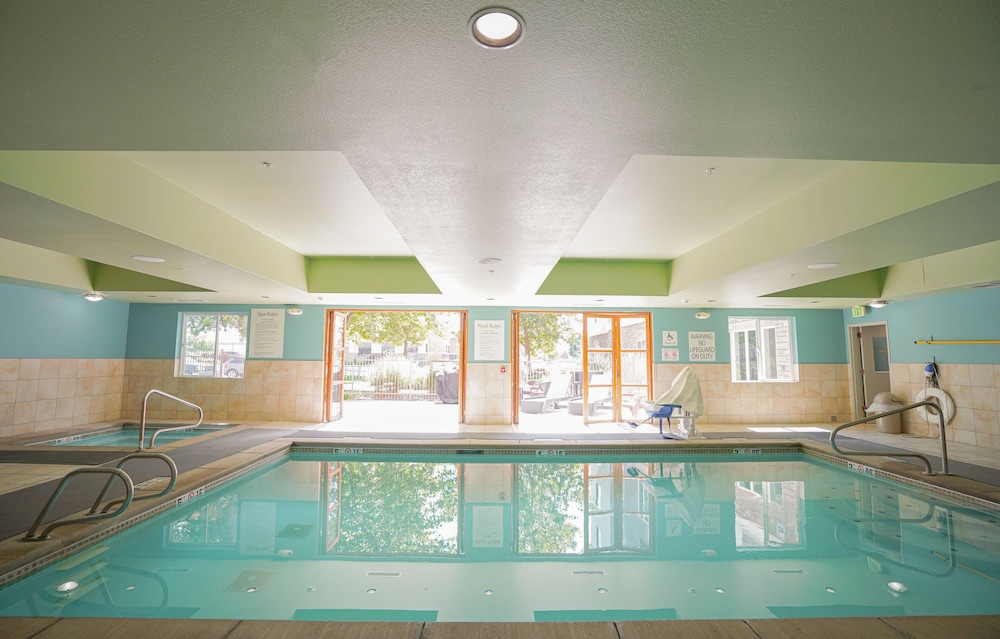 holiday inn express and suites ontario by ihg