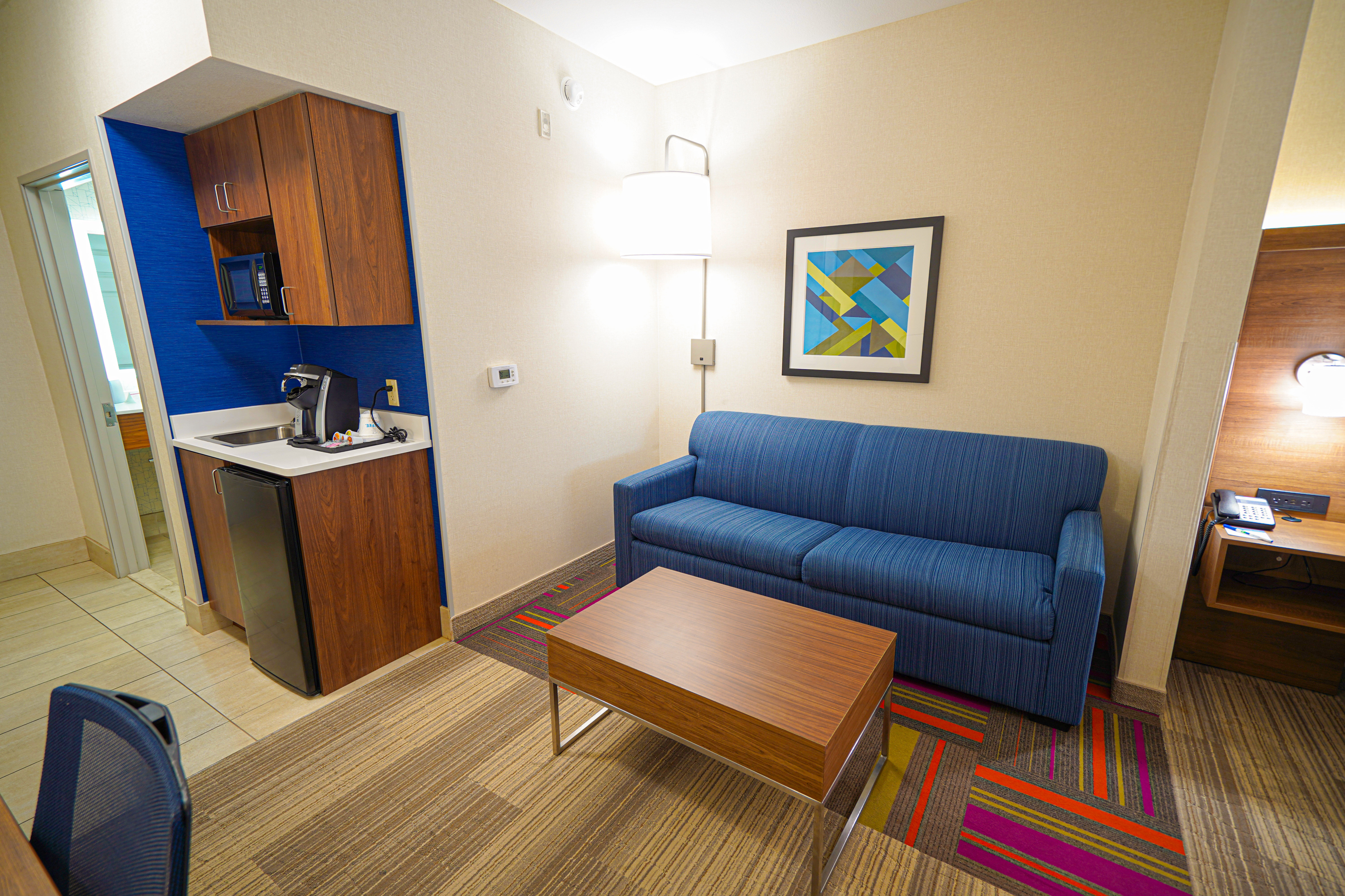 holiday inn express and suites ontario by ihg