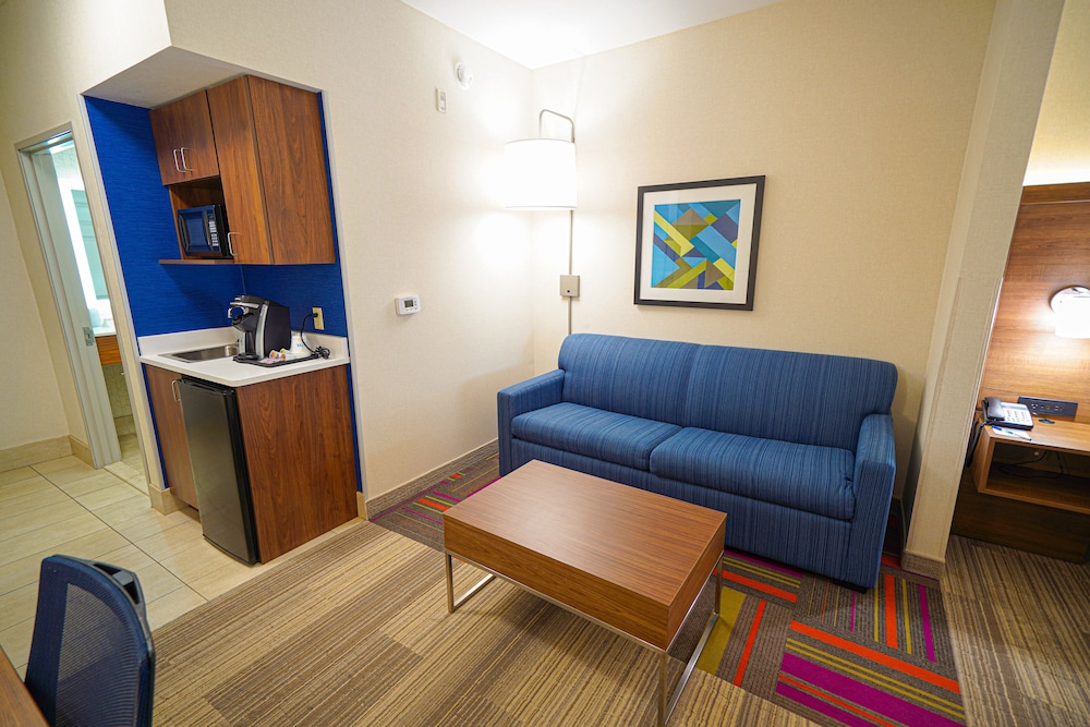 holiday inn express and suites ontario by ihg