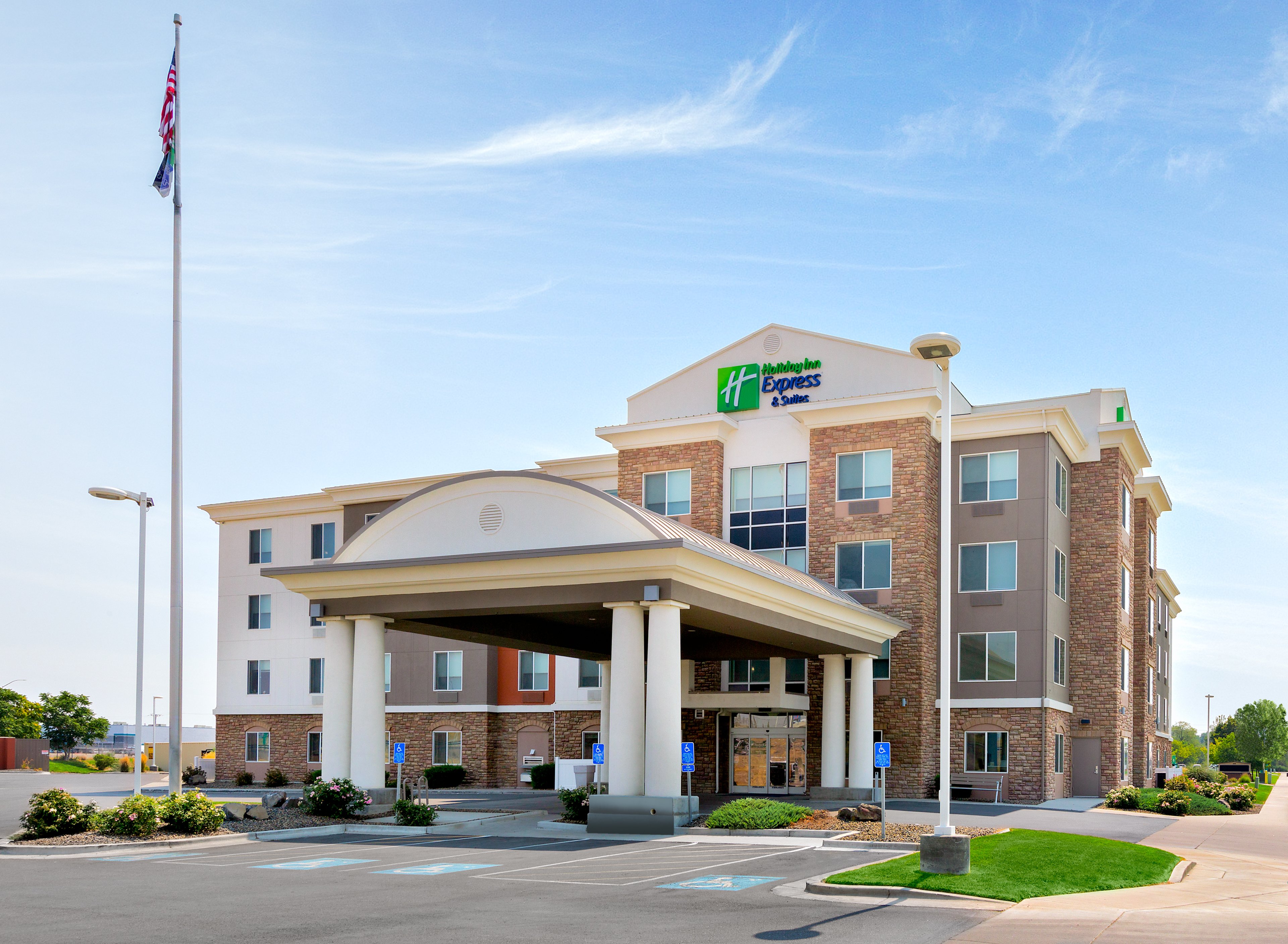 holiday inn express and suites ontario by ihg