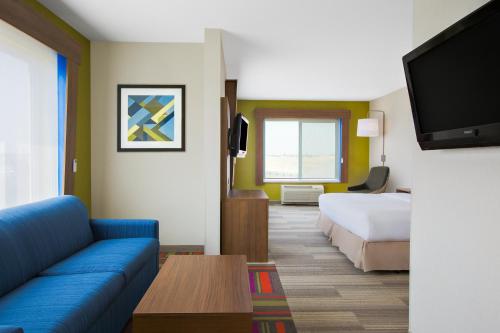 holiday inn express and suites ontario by ihg