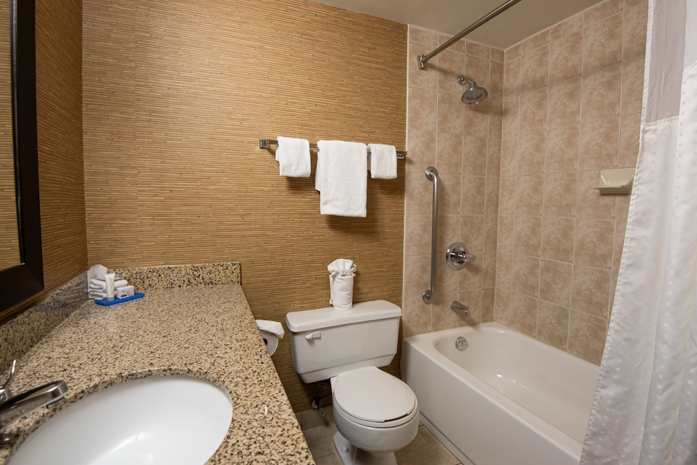 holiday inn express and suites chatham south by ihg