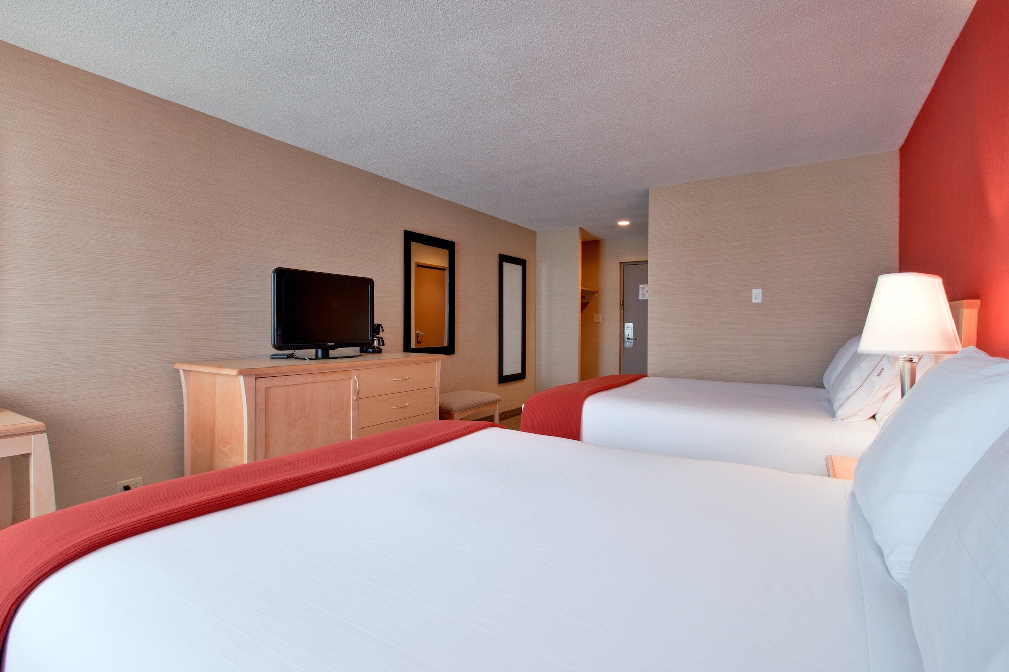 holiday inn express and suites chatham south by ihg