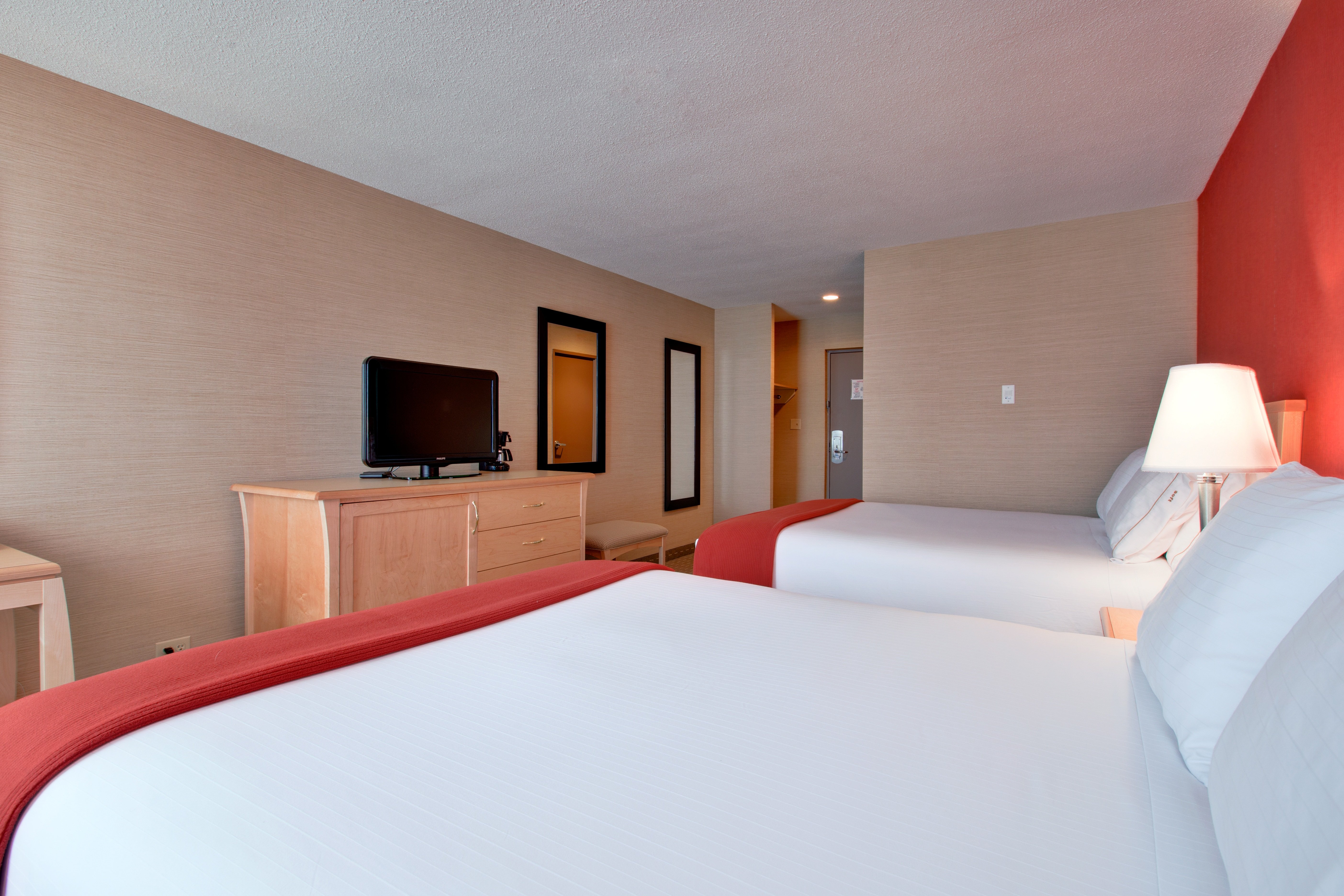 holiday inn express and suites chatham south by ihg