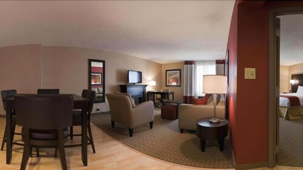 holiday inn express and suites chatham south by ihg