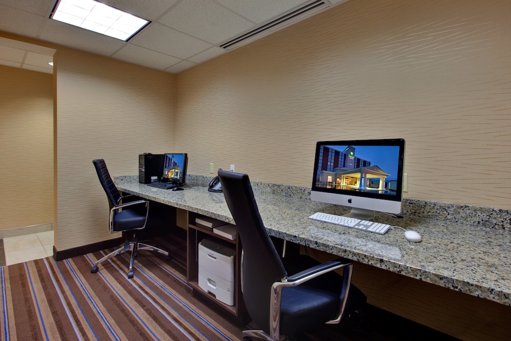 holiday inn express and suites chatham south by ihg