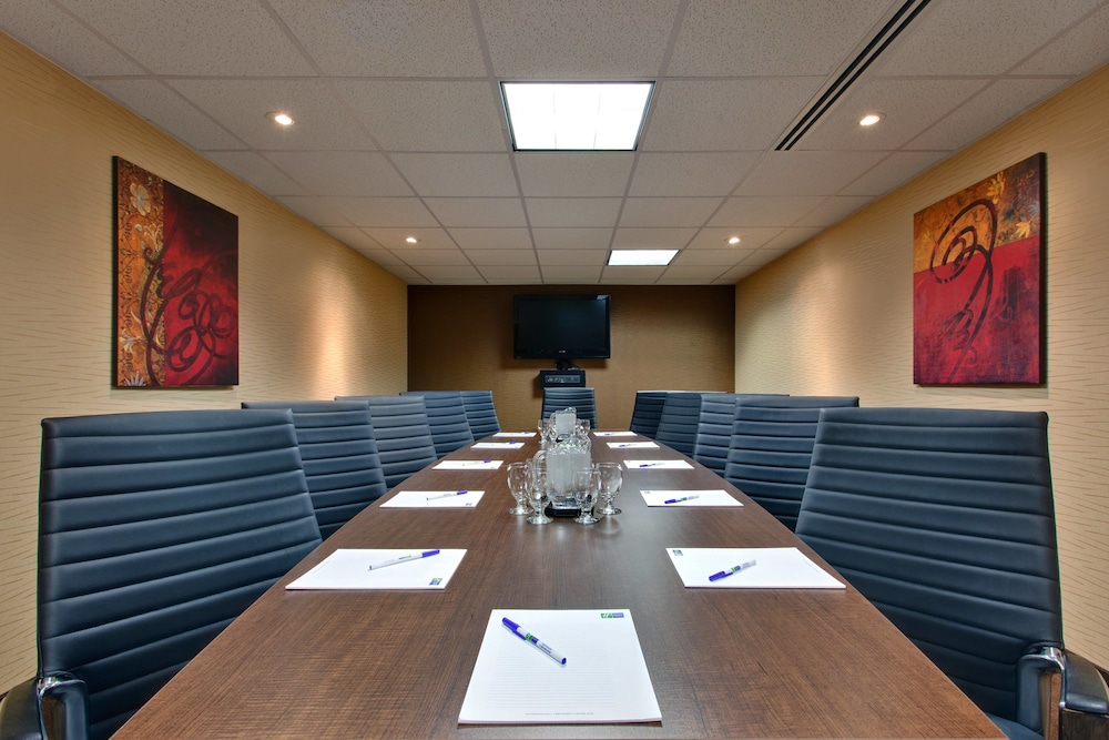holiday inn express and suites chatham south by ihg