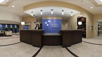 Holiday Inn Express & Suites Chatham South By Ihg,Near Chatham-Kent John D. Bradley Convention Centre,3 star