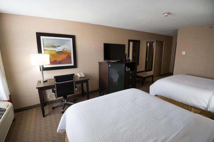 holiday inn express and suites chatham south by ihg
